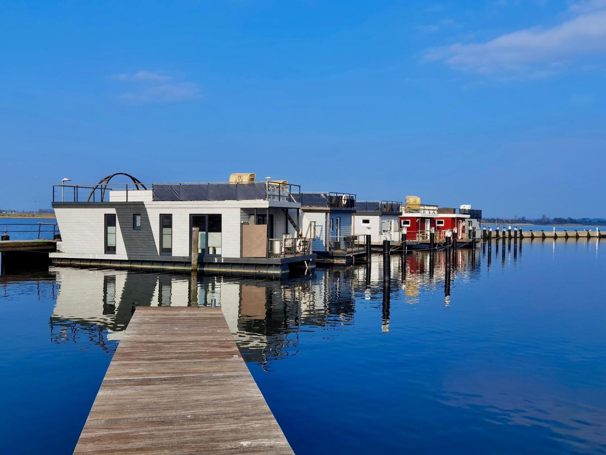 Hausboot Annis Mehrblick Botel Fehmarn